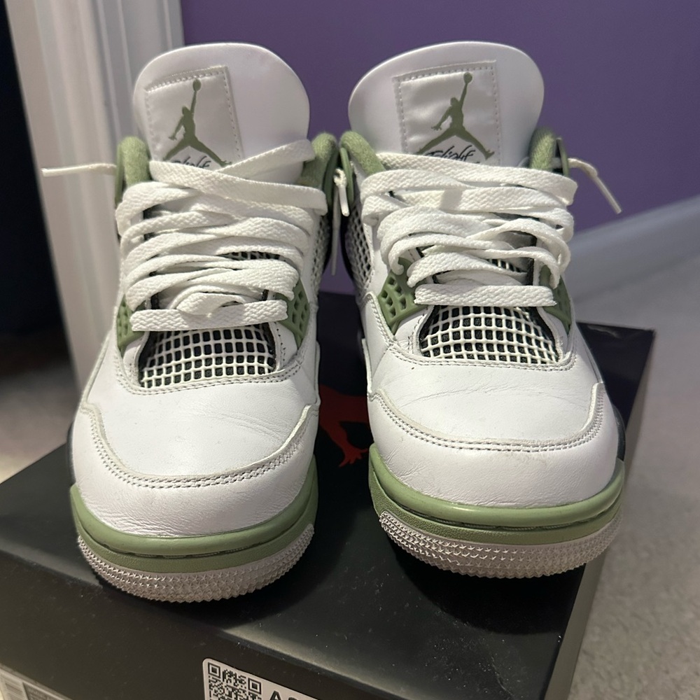 Jordon 4 Seafoam